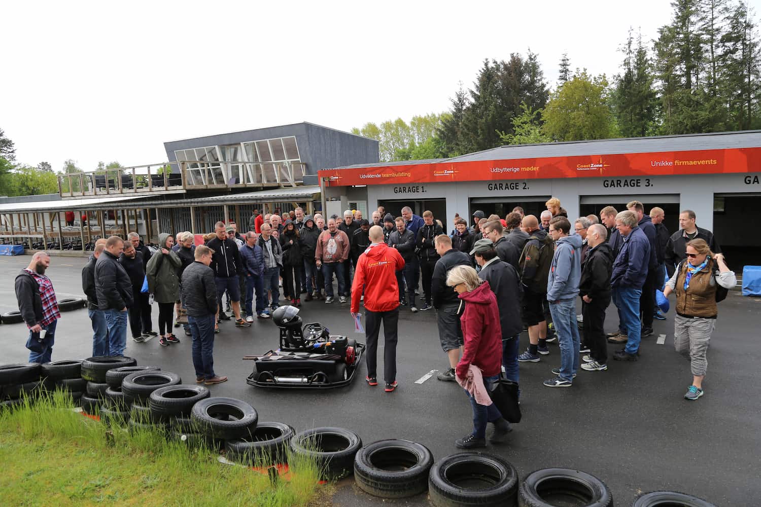 Undervisning inden start – snart går det løs i gokarts!