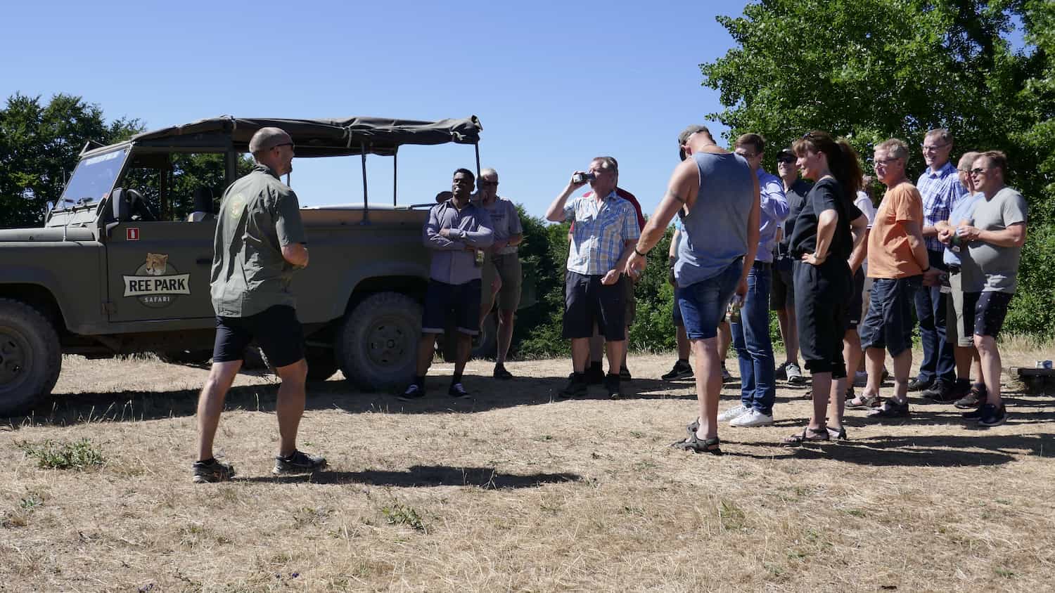 Tur til Ree Park – vi lærer at køre jeep med bind for øjnene, guidet af en kollega med udsyn!