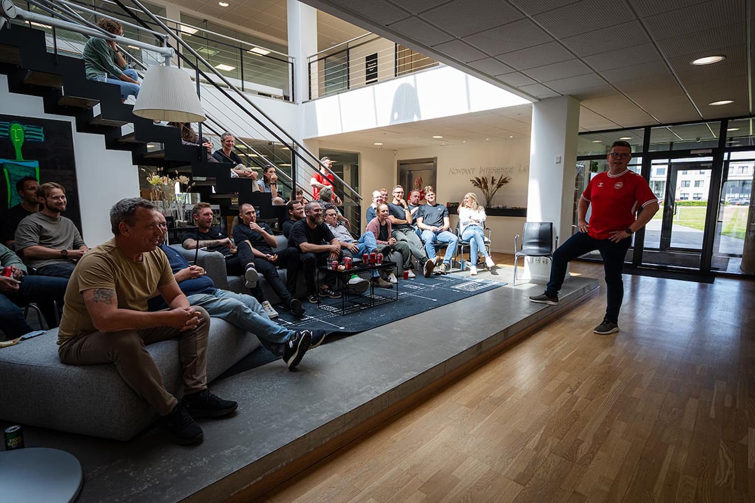 Vores fællesskab bygger på fælles mål, værdier og mindset. Netop det mødes vi omkring flere gange om året som hus. 