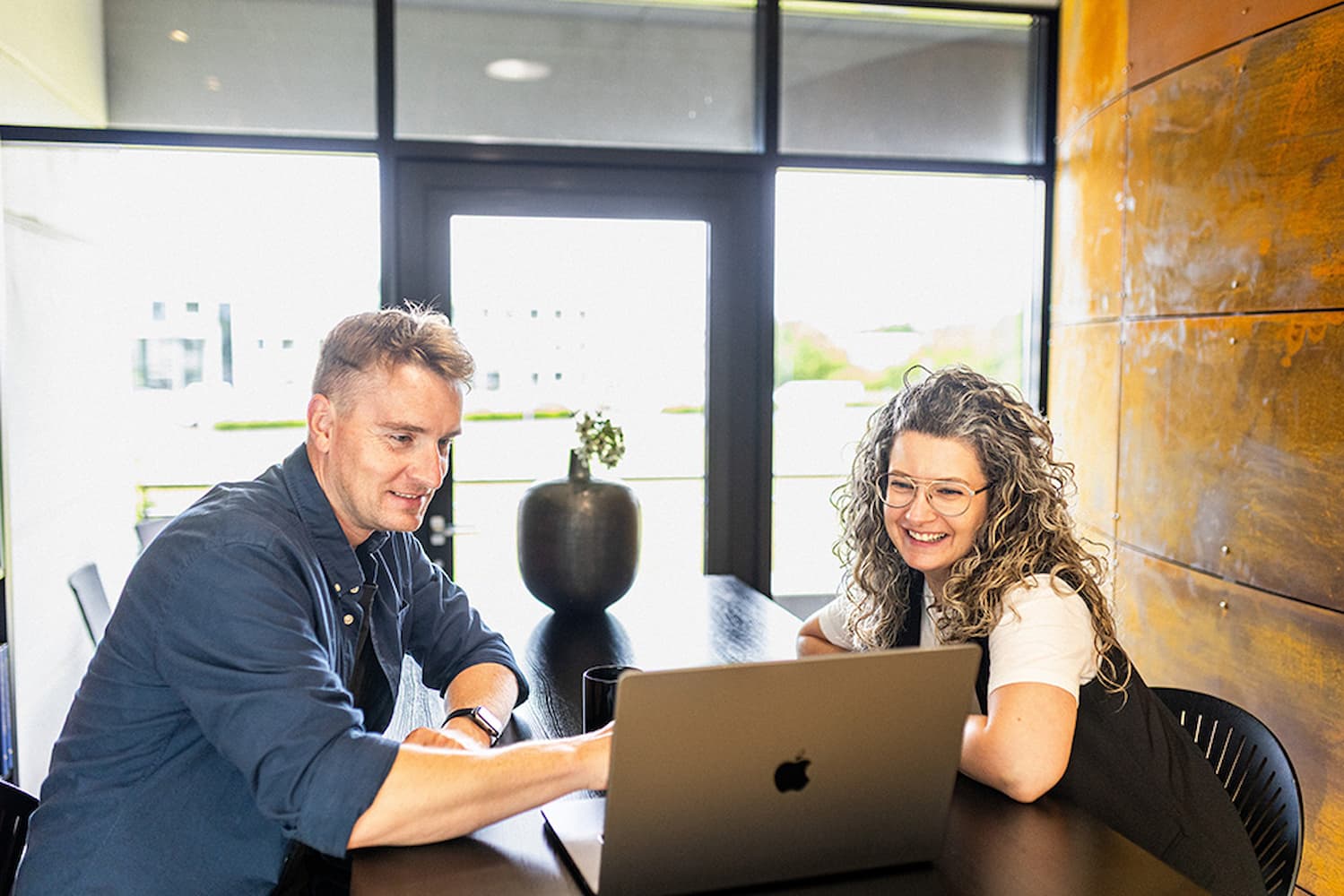 I samarbejde på tværs af huset er vi tæt på vores læsere. Det giver en oplevelse af fælles succes og god energi. 