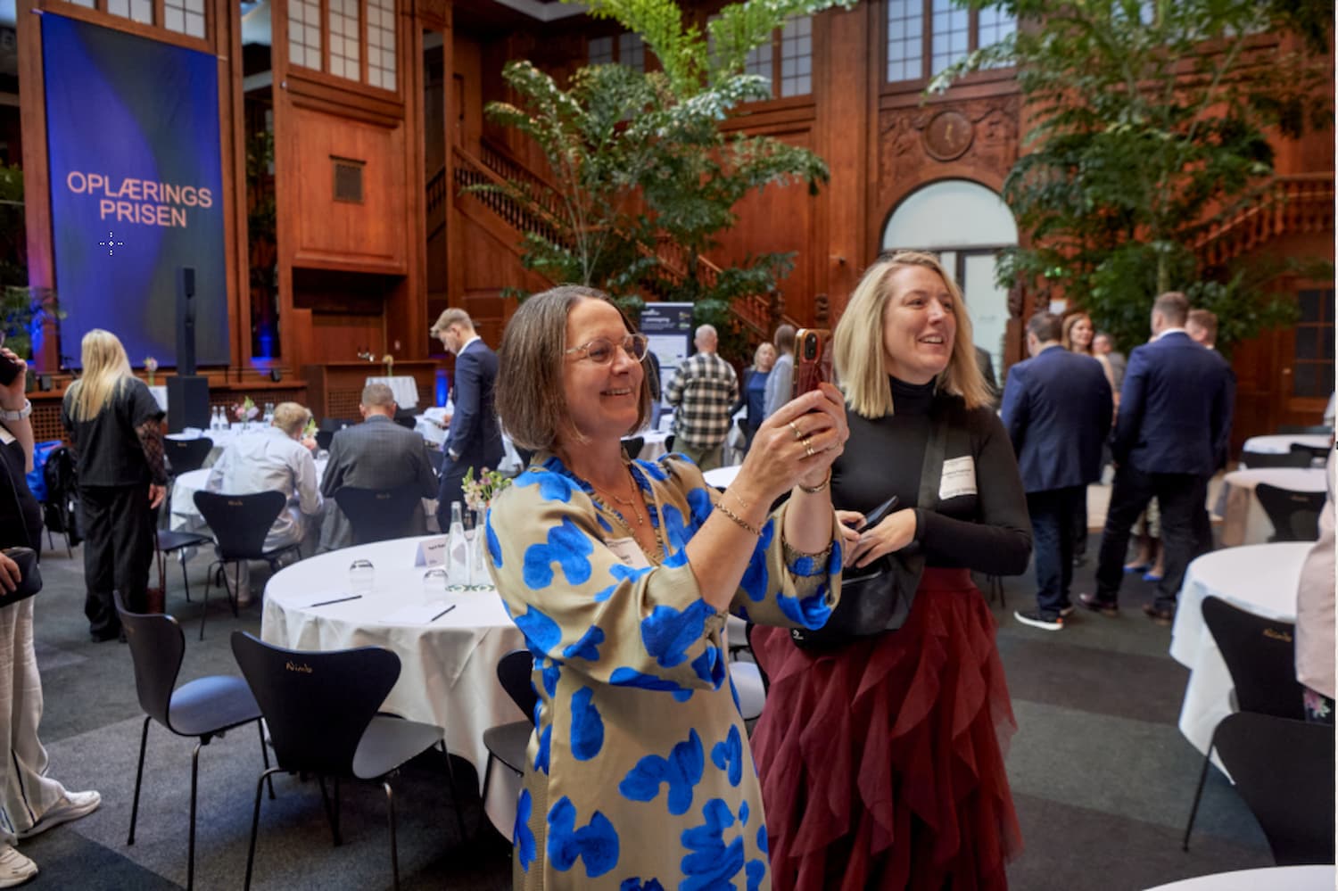 Stolte kollegaer fejrer vores elev Frederik til Fagprøveprisen 2025