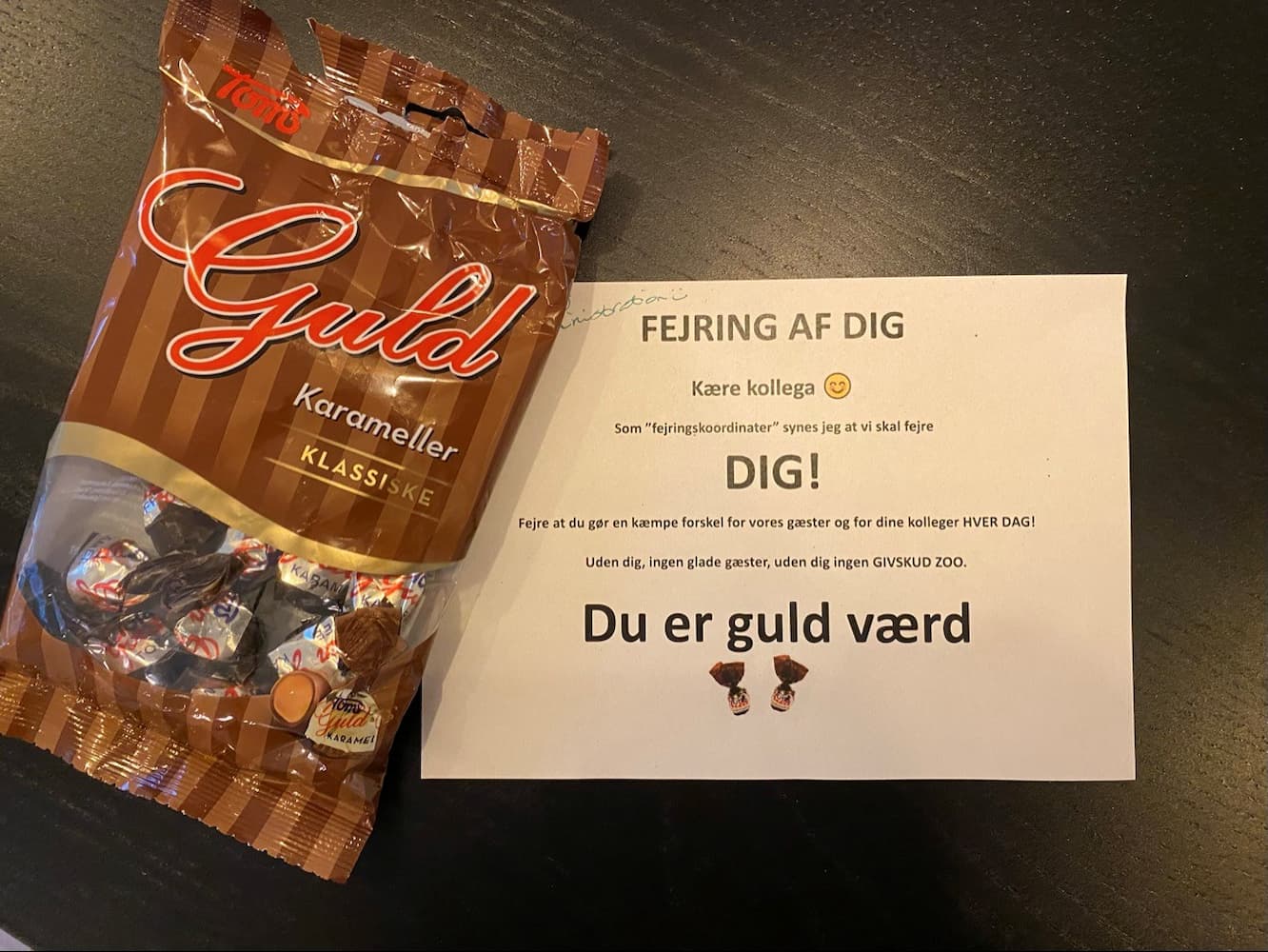 Kort fra en af vores mange fejringer der blev lagt ud på alle arbejdsstationer