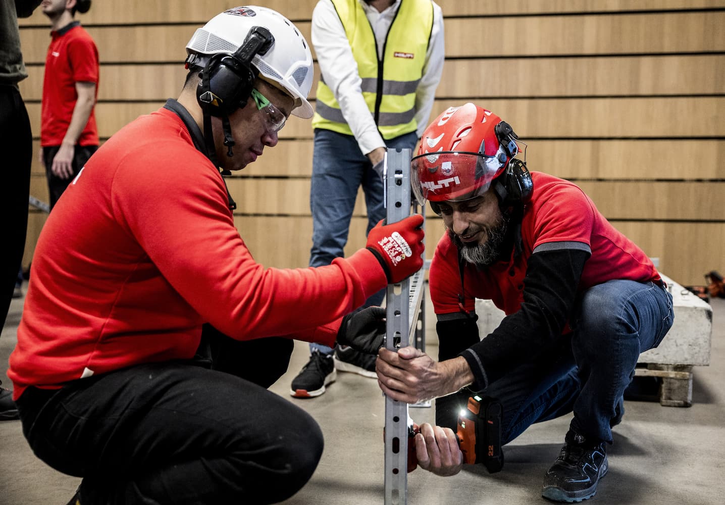 Introduktion af årets nye produkter, hvor sælgere bliver godt klædt på kompetencemæssigt og i forhold til sikkerhed.