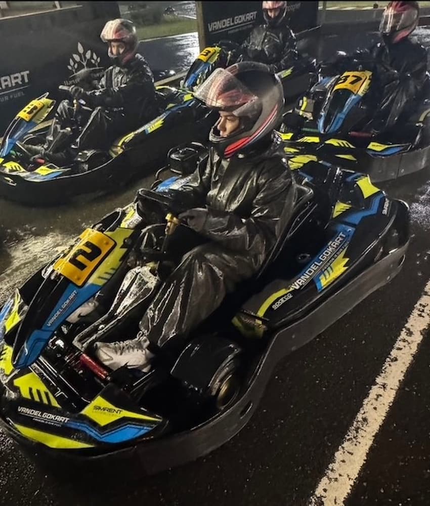 Gokart – et af personaleforeningens mange arrangementer, der styrker fællesskab og samvær - også udenfor arbejdstiden.