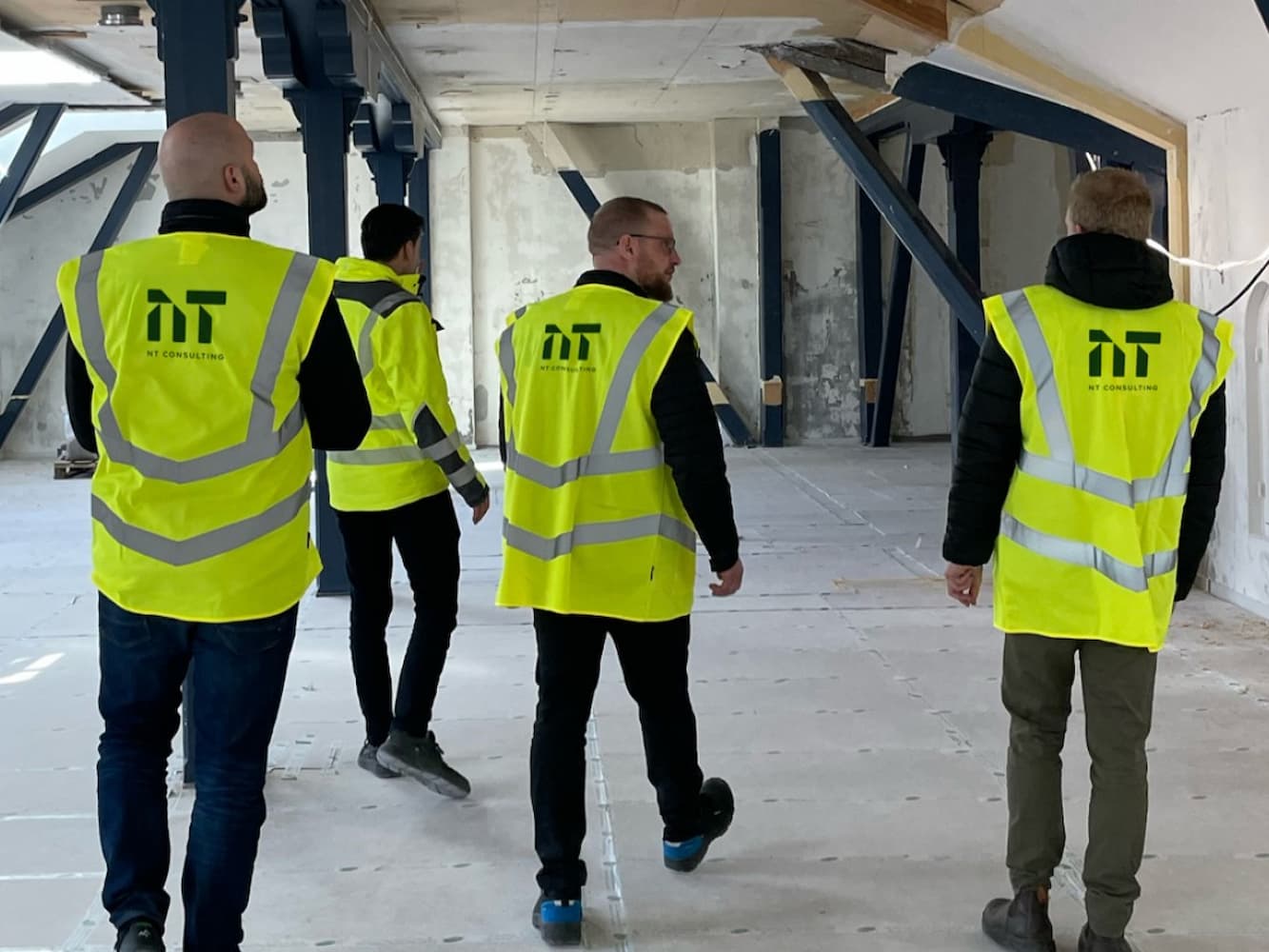 Vi står sammen i hverdagen og tager ansvar for hinanden – også når rammerne er rå.