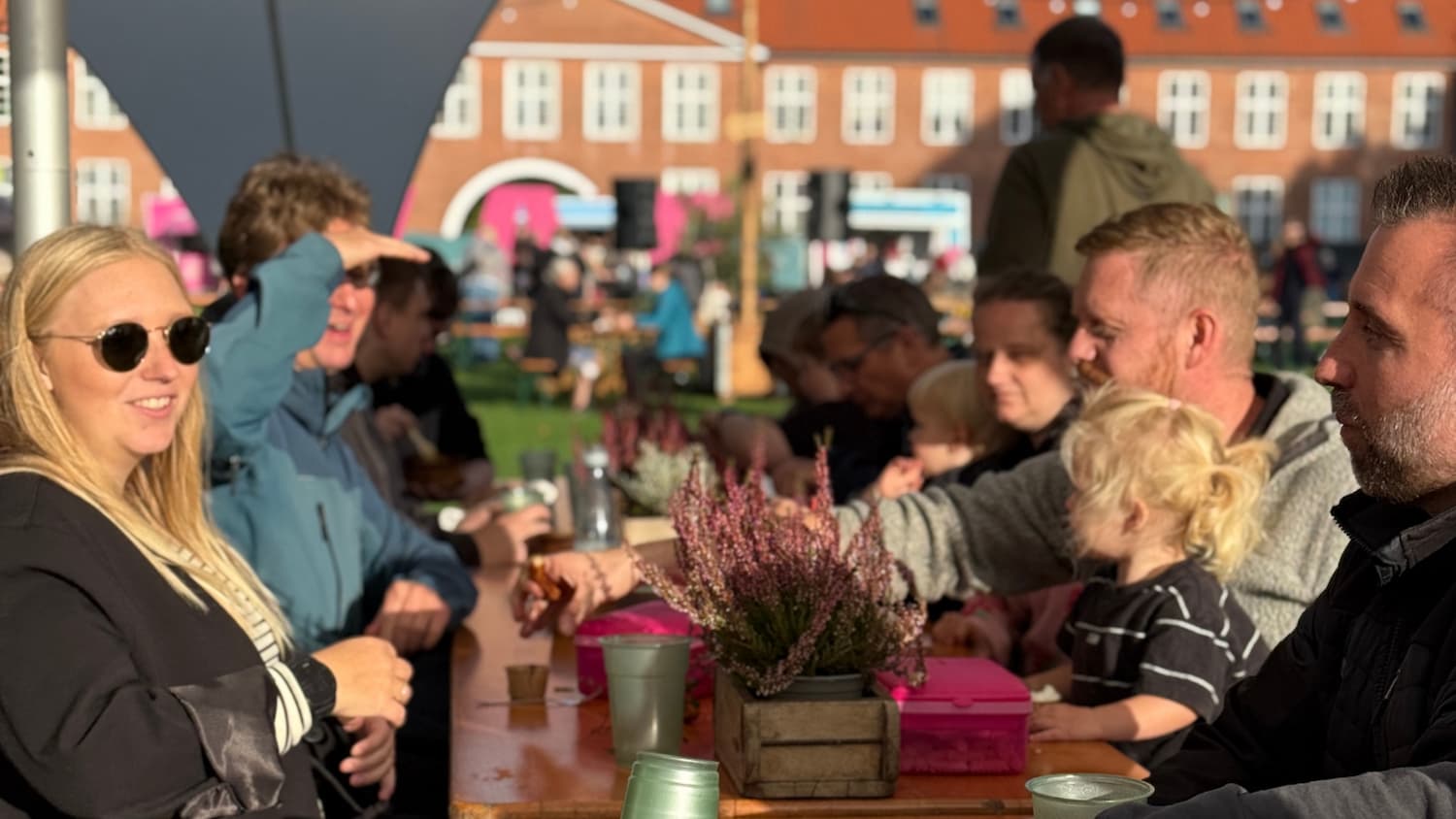 30 års jubilæums fest, en lille øl i gågaden