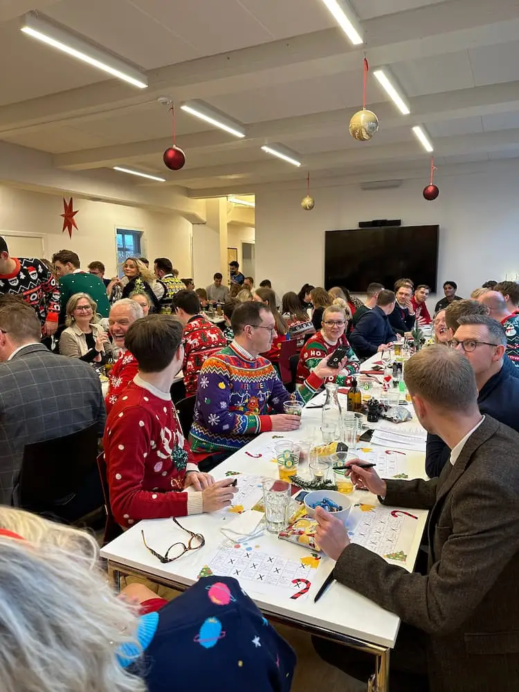 ØENS julebanko, hvor vi deler ALLE gaver fra samarbejdspartnere og kunder.