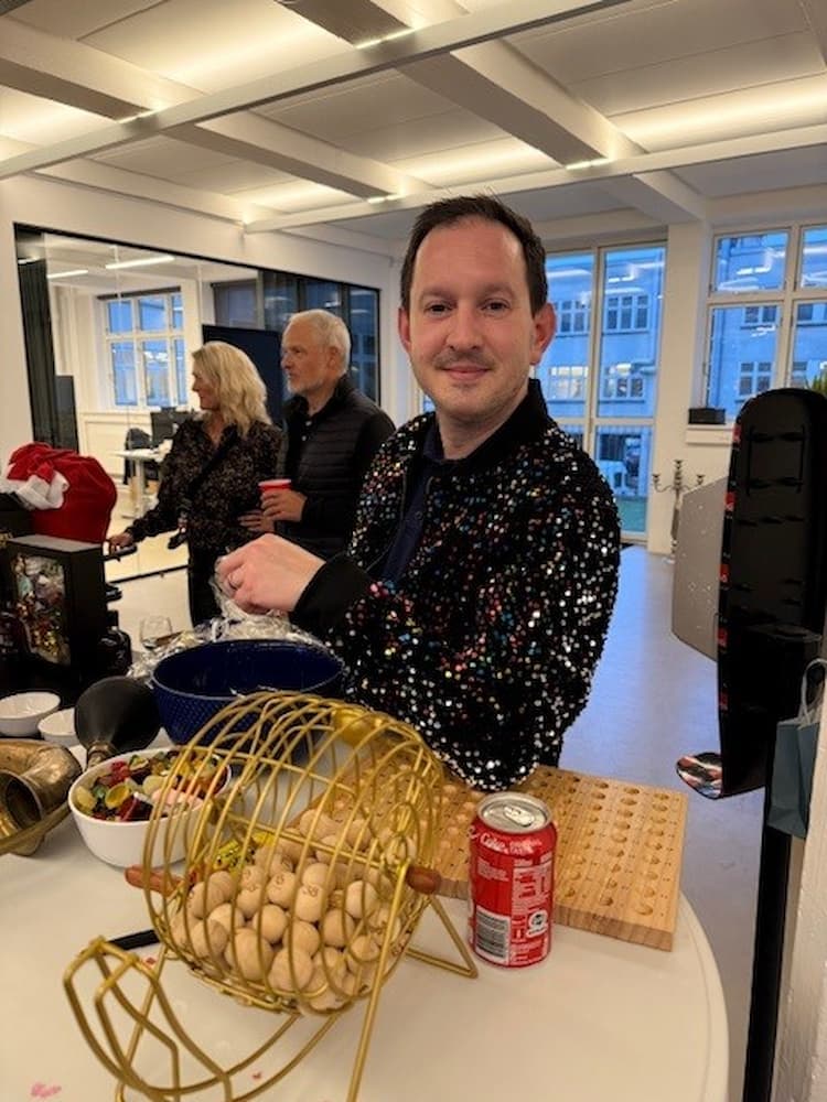 ØENS julebanko, hvor vi deler ALLE gaver fra samarbejdspartnere og kunder.