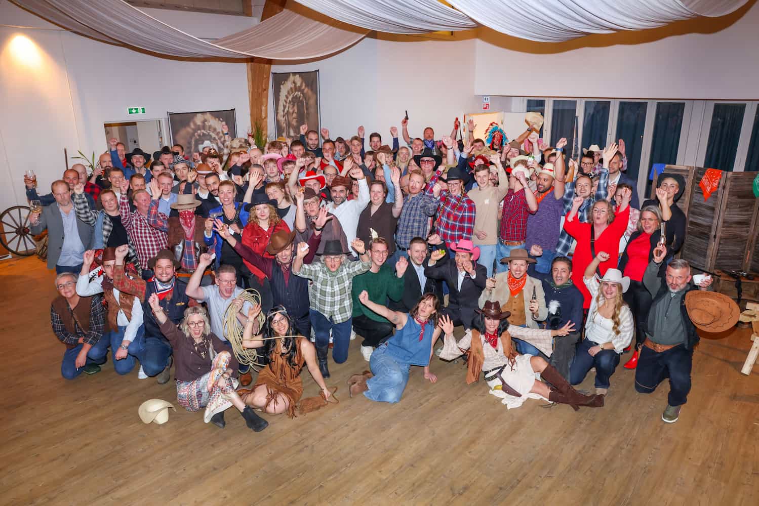 Selvom Skel.dk er vækstet, insisterer vi på at samles - alle sammen til flere årlige arrangementer (foto jul 2025)