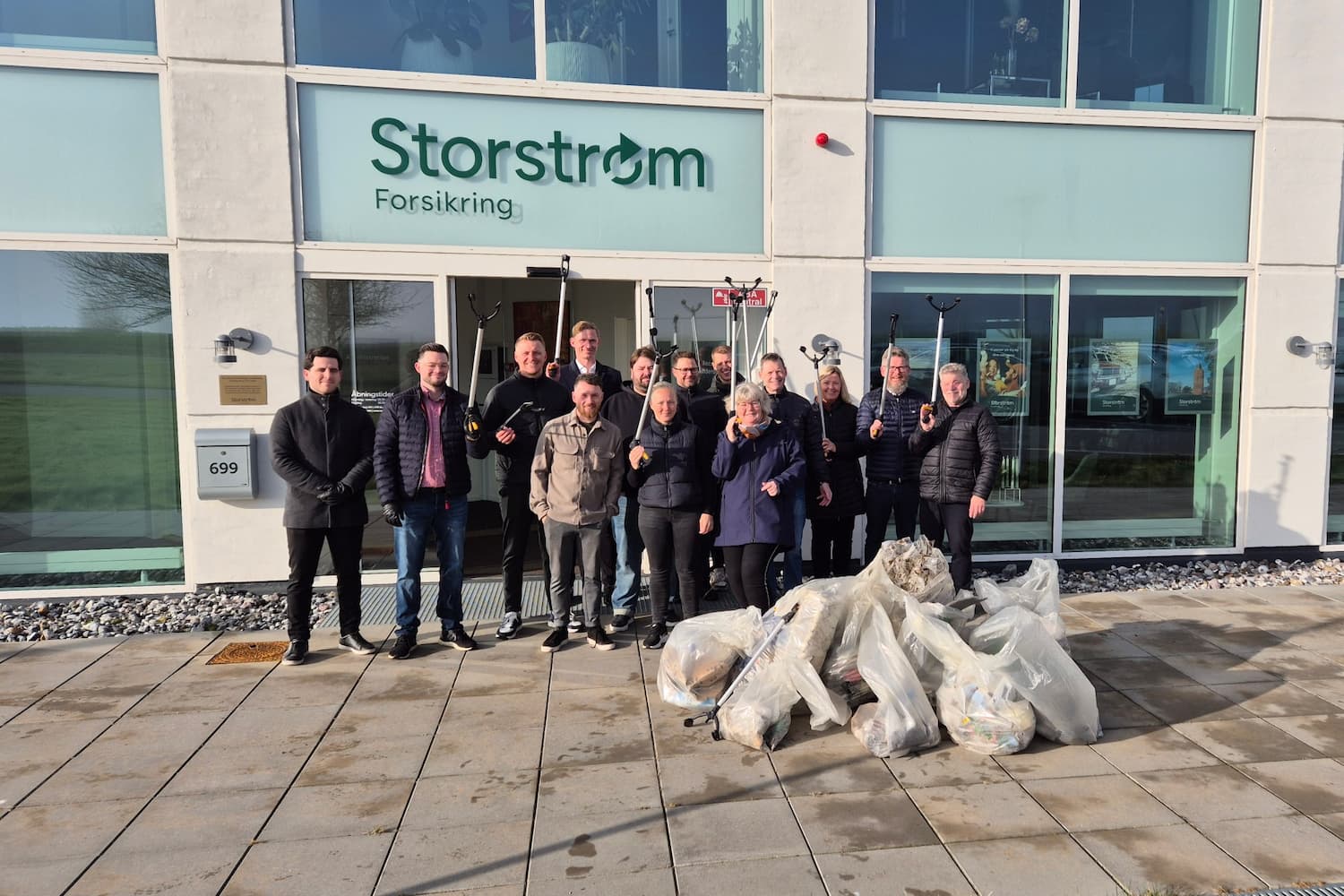 Affaldsindsamling på Farø, april 2025