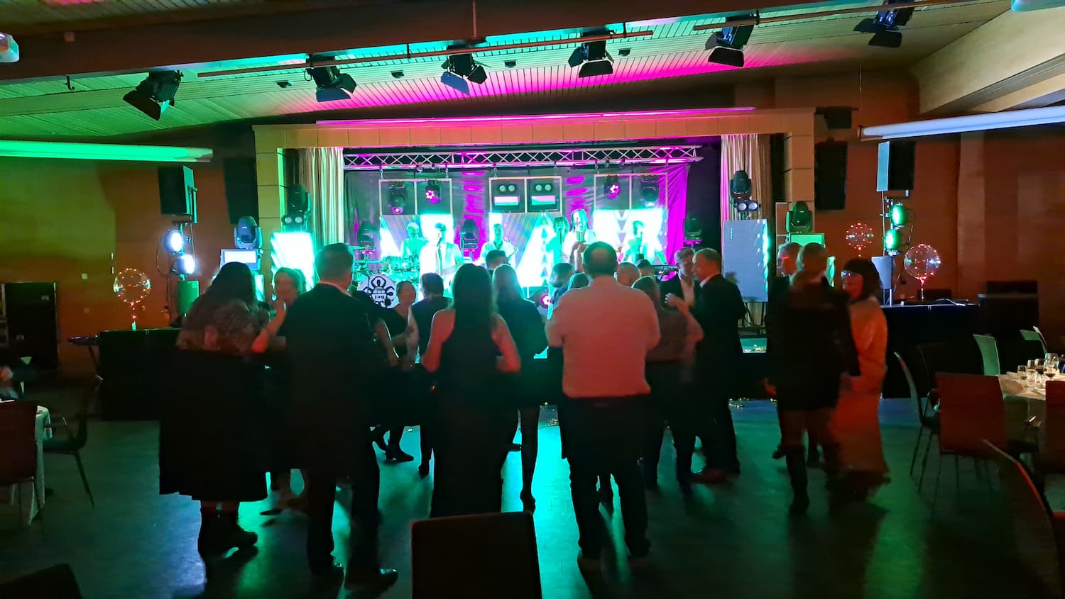 Work hard, celebrate harder – office party fun in full swing 🎊💃🕺